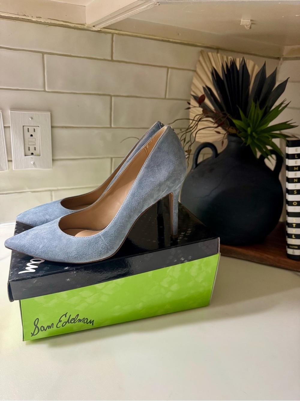 Sam Edelman Hazel Women's Blue Suede Pointed-Toe Pumps with box